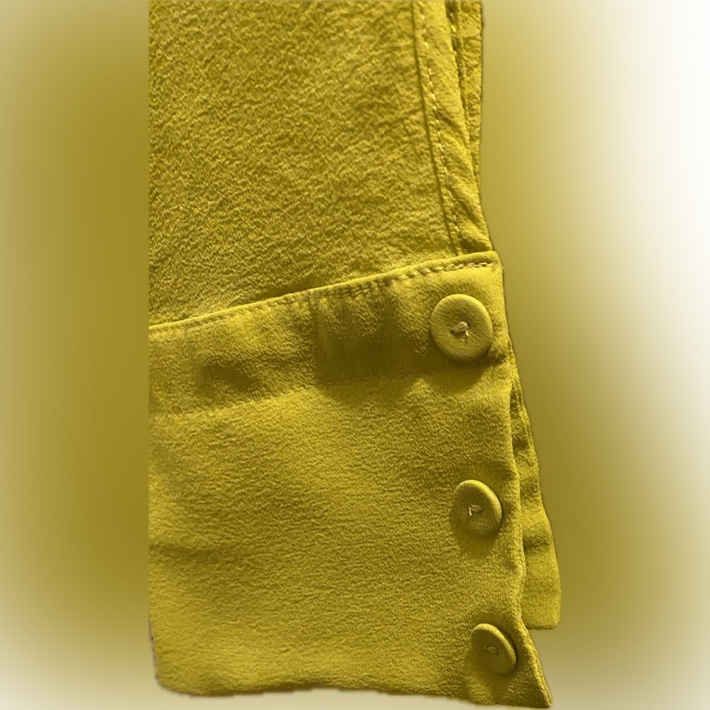 BCBGMaxAzria Vibrant 100% Silk Lemongrass Yellow V-Neck - Picture 14 of 14